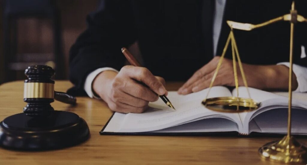 Employment Litigation in the UAE: Rights and Obligations of Employers and Employees