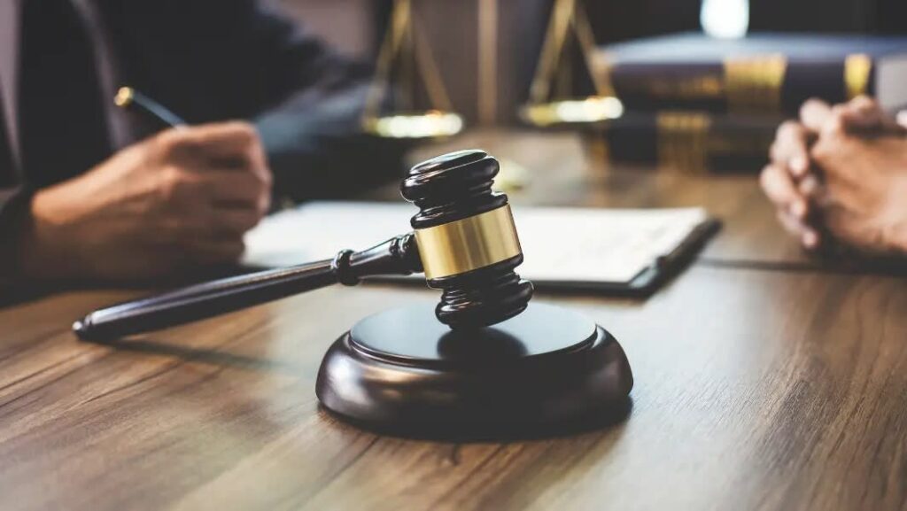 Best Corporate Lawyer in Dubai for Business Setup, Compliance, and Disputes