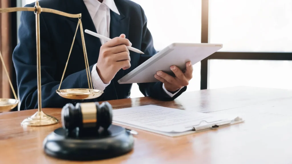 Legal Advisor in Dubai for Contracts, Agreements, and Legal Opinions- Aviaan